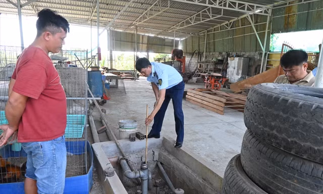 Quản lý thị trường An Giang kiểm tra cây xăng treo biển hết hàng ngày 29/1