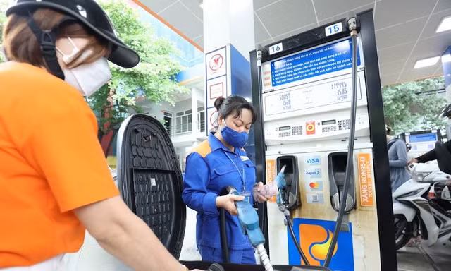 Thanh tra Chính phủ yêu cầu Bộ Công Thương báo cáo về Quỹ bình ổn, cấp phép kinh doanh xăng dầu. Ảnh: Như Ý