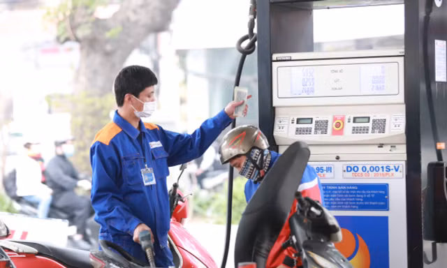 Bộ Công Thương cho biết, Nghị định sửa đổi mới về kinh doanh xăng dầu đang vào giai đoạn chốt với một số điểm sửa đột phá