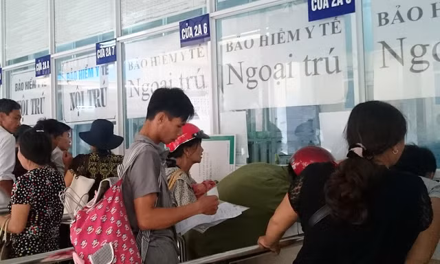 Thông tuyến khám chữa bệnh Bảo hiểm Y tế khiến y tế cơ sở dần “mất khách”