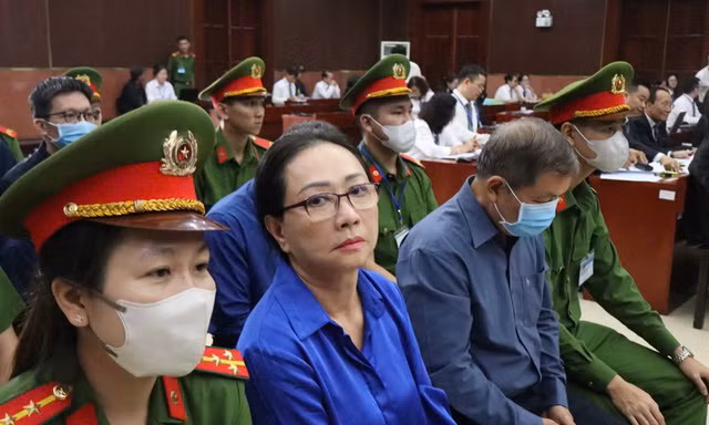 Bà Trương Mỹ Lan xin được sống; Xóa đường dây chế tạo, mua bán súng quân dụng cực 'khủng'