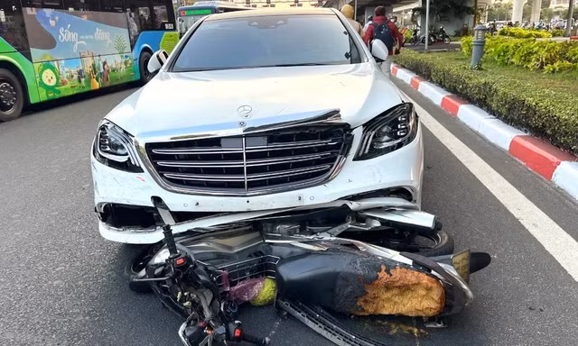 TPHCM 24/7: Nữ tài xế ô tô tông loạt xe máy và bật khóc; Thông tin liên quan vụ trà sữa Chagee 