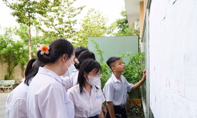 Sáng nay, TPHCM công bố điểm thi vào lớp 10 