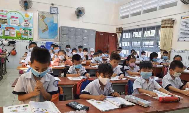 Yêu cầu trường học tại TPHCM 'kích hoạt' các hoạt động phòng chống COVID-19