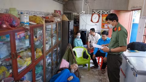 Ông Lê Tùng Vân bị cáo buộc loạn luân; Voi rừng 'bẻ' cây làm cầu vượt thoát qua hàng rào điện