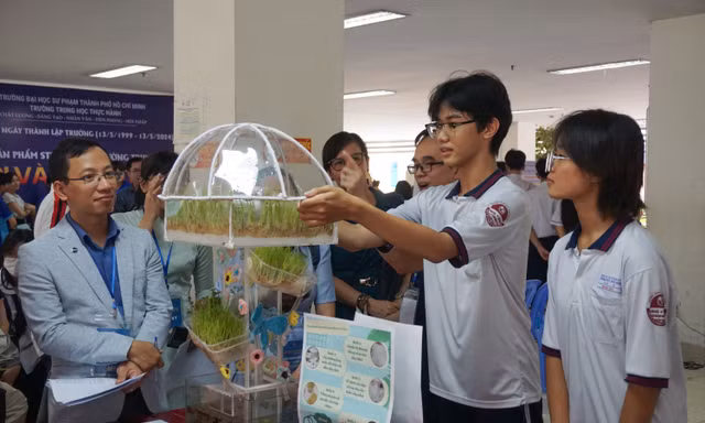 Đẩy mạnh xu hướng giáo dục STEM trong trường trung học