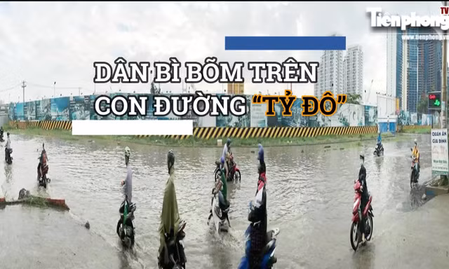 Dân bì bõm trên 'cung đường tỷ đô' ở TPHCM