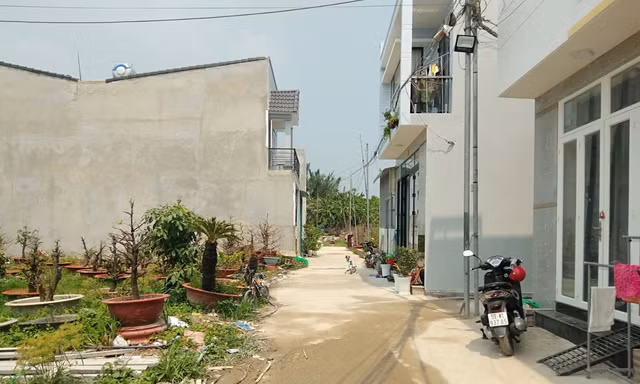 Chính quyền ở đâu tại ‘điểm nóng’ 37 căn​ nhà xây dựng không phép?