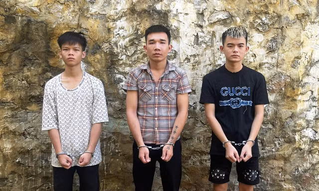 Bắt các đối tượng trong vụ án. (ảnh CB)