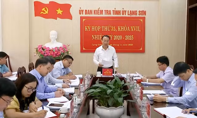Ủy ban Kiểm tra tỉnh ủy Lạng Sơn xem xét vi phạm của tổ chức, cá nhân có dấu hiệu vi phạm. 