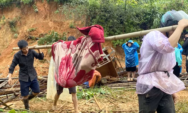Số người chết do sạt lở đất ở Cao Bằng tiếp tục tăng cao. 