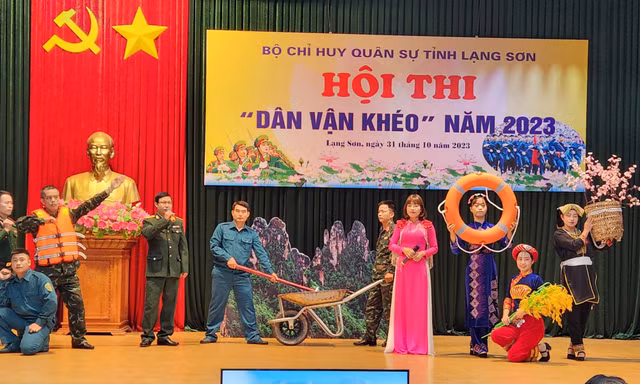 Sôi nổi Hội thi "dân vận khéo" Bộ CHQS tỉnh Lạng Sơn. Ảnh: Duy Chiến 