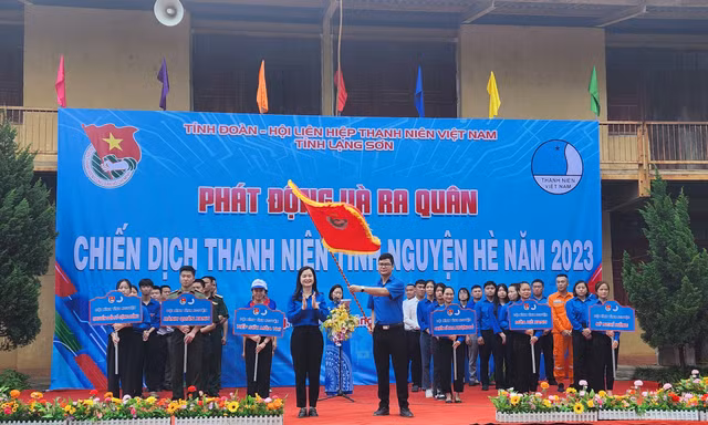 Lạng Sơn ra mắt 6 đội hình thanh niên xung kích trong chiến dịch Thanh niên tình nguyện Hè
