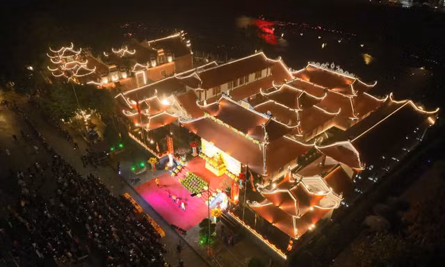 Hội hoa đăng ở Chùa Thành- Lạng Sơn. 
