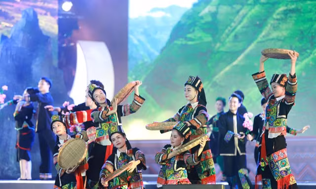 Sôi nổi chương trình 'Qua những miền di sản Việt Bắc'