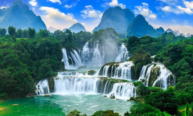 Thác Bản Giốc. 