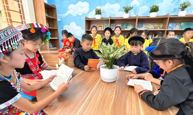 Không gian đọc sách được bàn giao đúng dịp Khai giảng năm học mới. Ảnh: Duy Chiến 