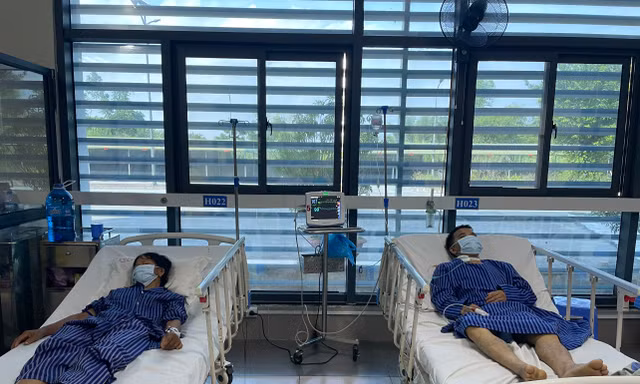 Các bệnh nhân cấp cứu tại bệnh viện Ảnh: T.Đ