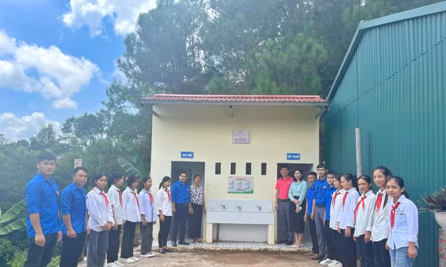 Học sinh Lạng Sơn thụ hưởng các công trình dự án. Ảnh: Duy Chiến 