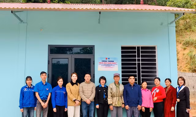Trao nhà hạnh phúc cho trẻ nghèo xứ Lạng