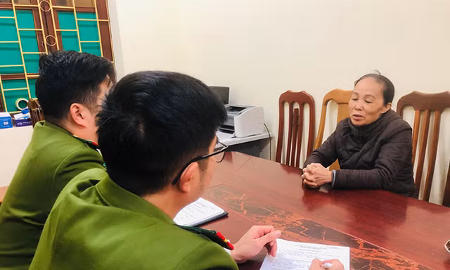 Đối tượng Đinh Thị Thảo tại cơ quan công an -Ảnh: TL