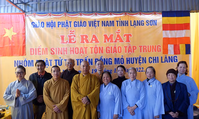 Lễ ra mắt điểm sinh hoạt tôn giáo tập trung tại Đồng Mỏ, huyện Chi Lăng -Ảnh: DC