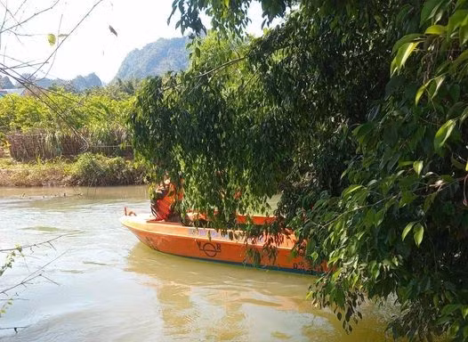 Tìm kiếm nạn nhân. 