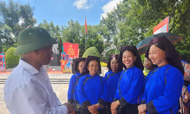 Giao duyên tìm kiếm bạn tình. (ảnh: Duy Chiến)