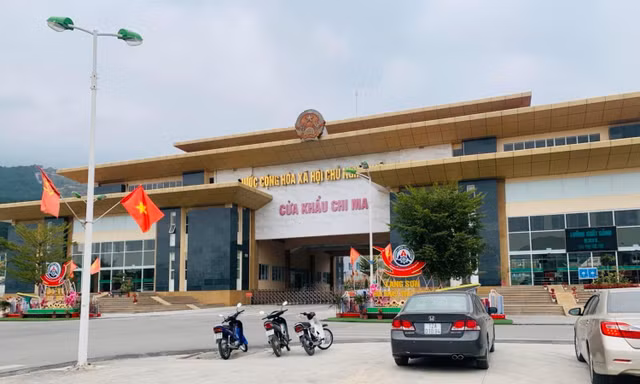 Cửa khẩu Chi Ma vắng hoe khi phía Trung Quốc tiếp tục dừng thông quan hàng hóa qua biên giới -Ảnh: Duy Chiến 