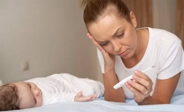 Sốt cao co giật do vi rút không làm hại não của trẻ, phải dừng ngay việc cho trẻ uống thuốc động kinh bởi thuốc rất hại cho sức khỏe của trẻ. Ảnh minh hoạ: Internet
