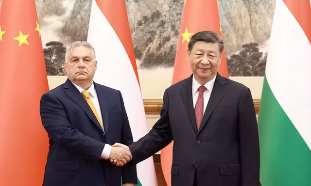 Thủ tướng Hungary Viktor Orban trong cuộc gặp Chủ tịch Trung Quốc Tập Cận Bình tại Bắc Kinh ngày 8/7. (Ảnh: China Daily)