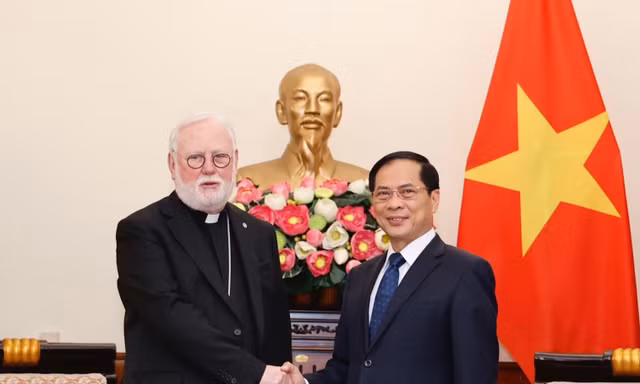 Bộ trưởng Ngoại giao Toà thánh Vatican ấn tượng khi thăm Việt Nam