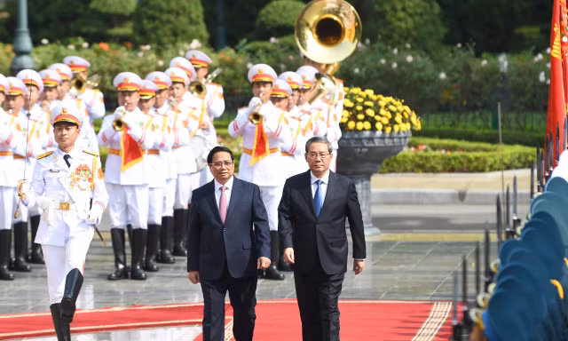 Thủ tướng Phạm Minh Chính chủ trì lễ đón Thủ tướng Trung Quốc Lý Cường