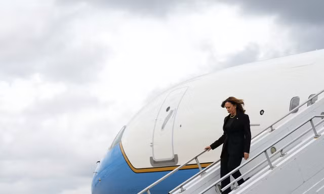 Đặc vụ Mỹ bị cáo buộc quấy rối nhân viên của bà Harris