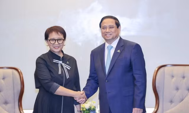 Thủ tướng Phạm Minh Chính tiếp Bộ trưởng Ngoại giao Indonesia Retno Marsudi. (Ảnh: Chinhphu.vn)