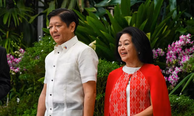 Tổng thống Philippines Ferdinand Marcos Jr cùng Phu nhân. (Ảnh: Reuters)