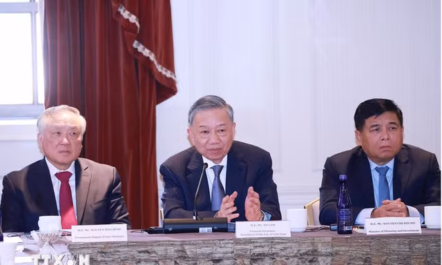 Tổng Bí thư, Chủ tịch nước Tô Lâm dự buổi toạ đàm về công nghiệp bán dẫn và AI. (Ảnh: TTXVN)