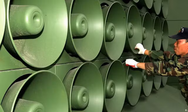 Dàn loa cỡ lớn của Hàn Quốc. (Ảnh: dpa)