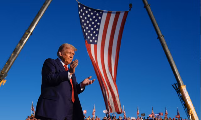 Ông Trump trở lại diễn thuyết ở Butler, bang Pennsylvania, ngày 5/10. (Ảnh: AP)