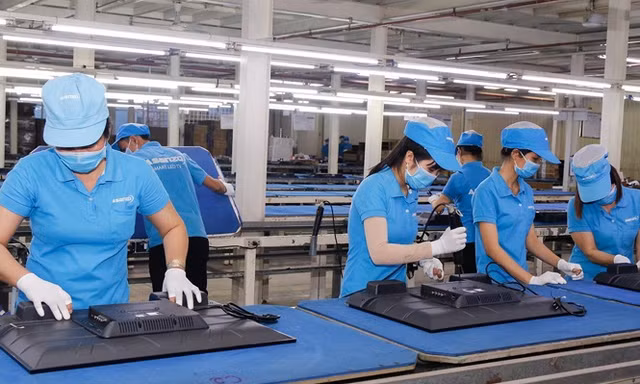Lắp ráp TV tại Công ty cổ phần tập đoàn Asanzo