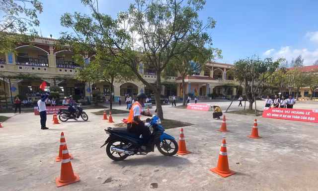 Honda Việt Nam tuyên dương các HEAD xuất sắc nhất đào tạo ATGT quý 4/2024