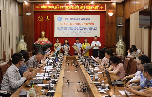 BHXH Việt Nam: Giao lưu trực tuyến về chính sách BHXH, BHYT