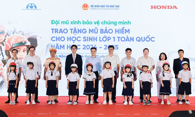 Honda Việt Nam phát động Trao tặng mũ bảo hiểm cho học sinh lớp 1 miền Trung năm học 2024–2025