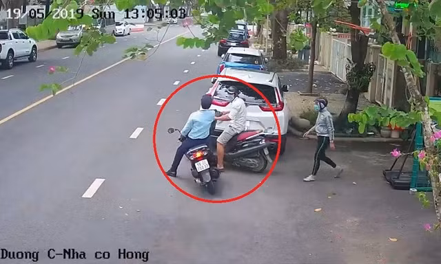Clip: Bảo vệ khu đô thị ở TP.HCM bắt cướp như phim hành động