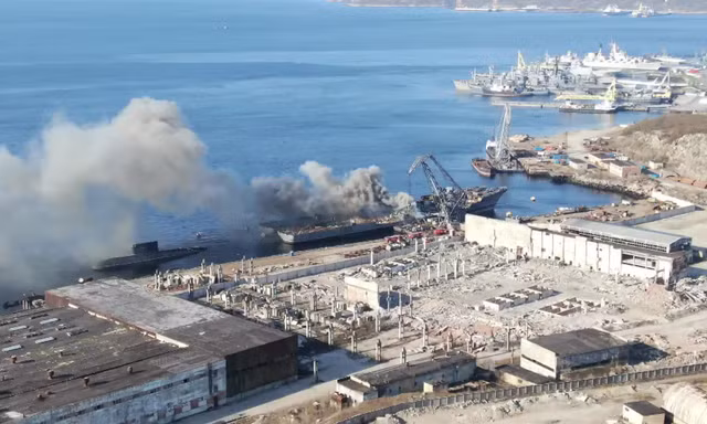 Tàu đổ bộ của Nga bốc cháy ở cảng Severomorsk