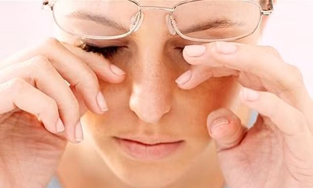 Mẹo nhỏ tránh khô mắt trong mùa giá lạnh
