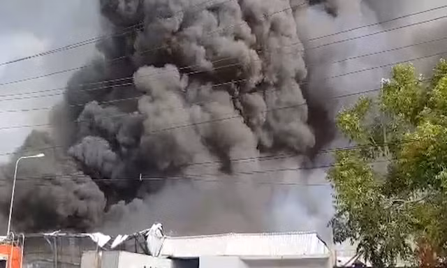 VIDEO: Lửa cuồn cuộn tại Khu công nghiệp Sóng Thần 2 Bình Dương