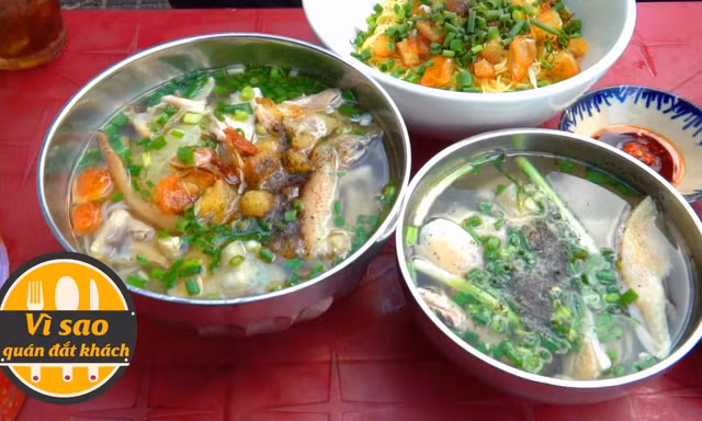 Quán hủ tiếu da gà ở Sài Gòn kiếm gần 10 triệu đồng mỗi ngày