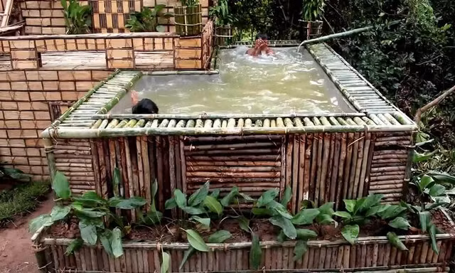 Tròn mắt xem “biệt thự” có bể bơi được xây bằng tay chỉ trong vài ngày!