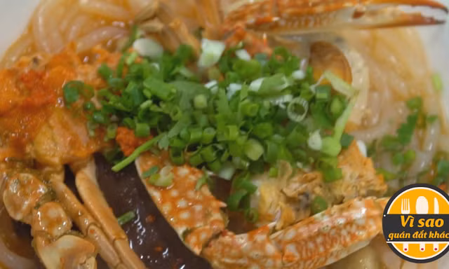 Bánh canh ghẹ 200 nghìn đồng một tô